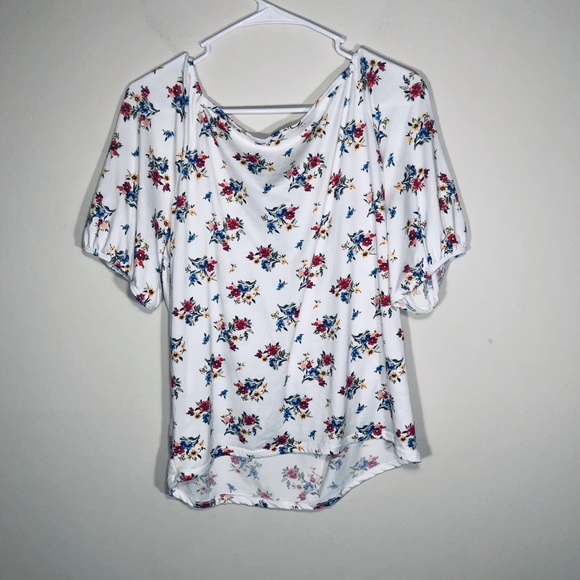 Gemstone Women’s Flower Pattern Short Sleeve Top - Picture 3 of 4